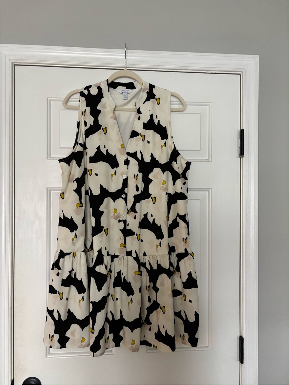 Nine West Black, White & Yellow Sleeveless Button Front Dress